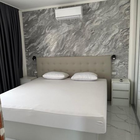 נובליה Apartments Albatross מראה חיצוני תמונה