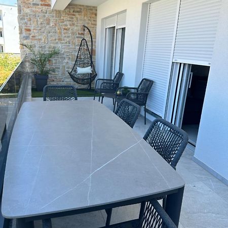 נובליה Apartments Albatross מראה חיצוני תמונה