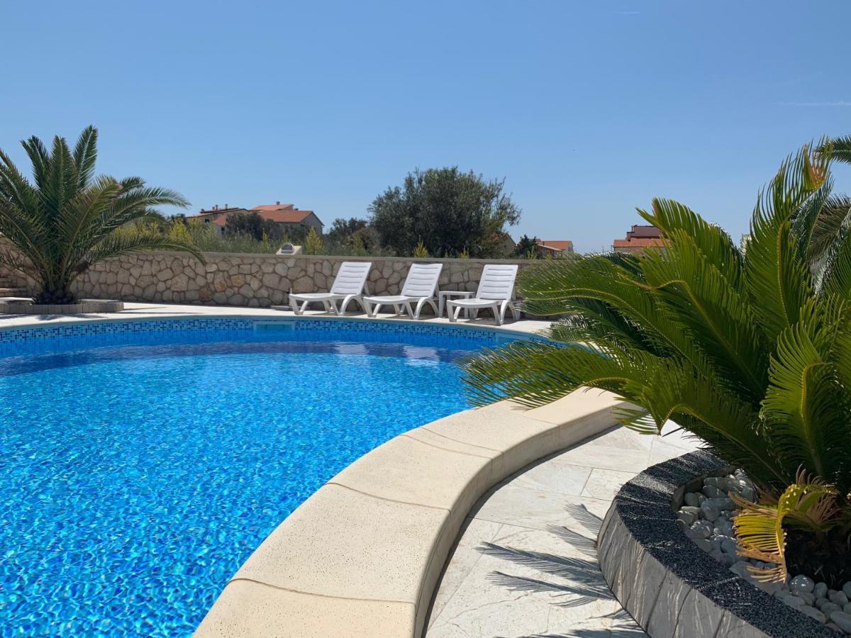נובליה Apartments Albatross מראה חיצוני תמונה