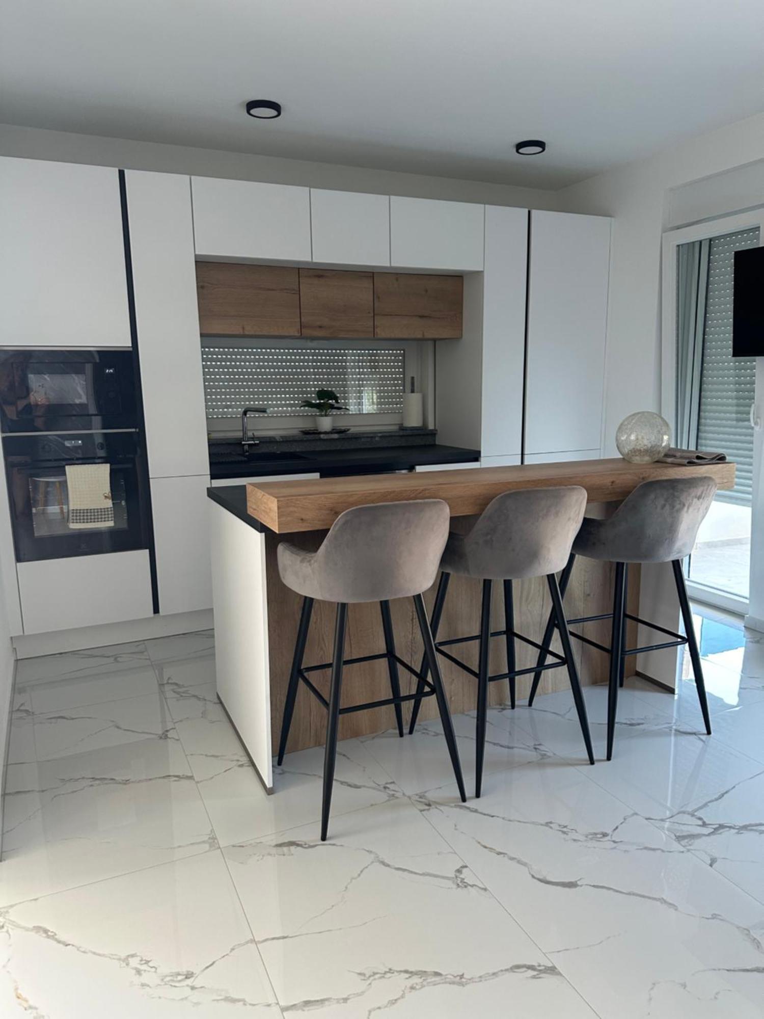 נובליה Apartments Albatross מראה חיצוני תמונה