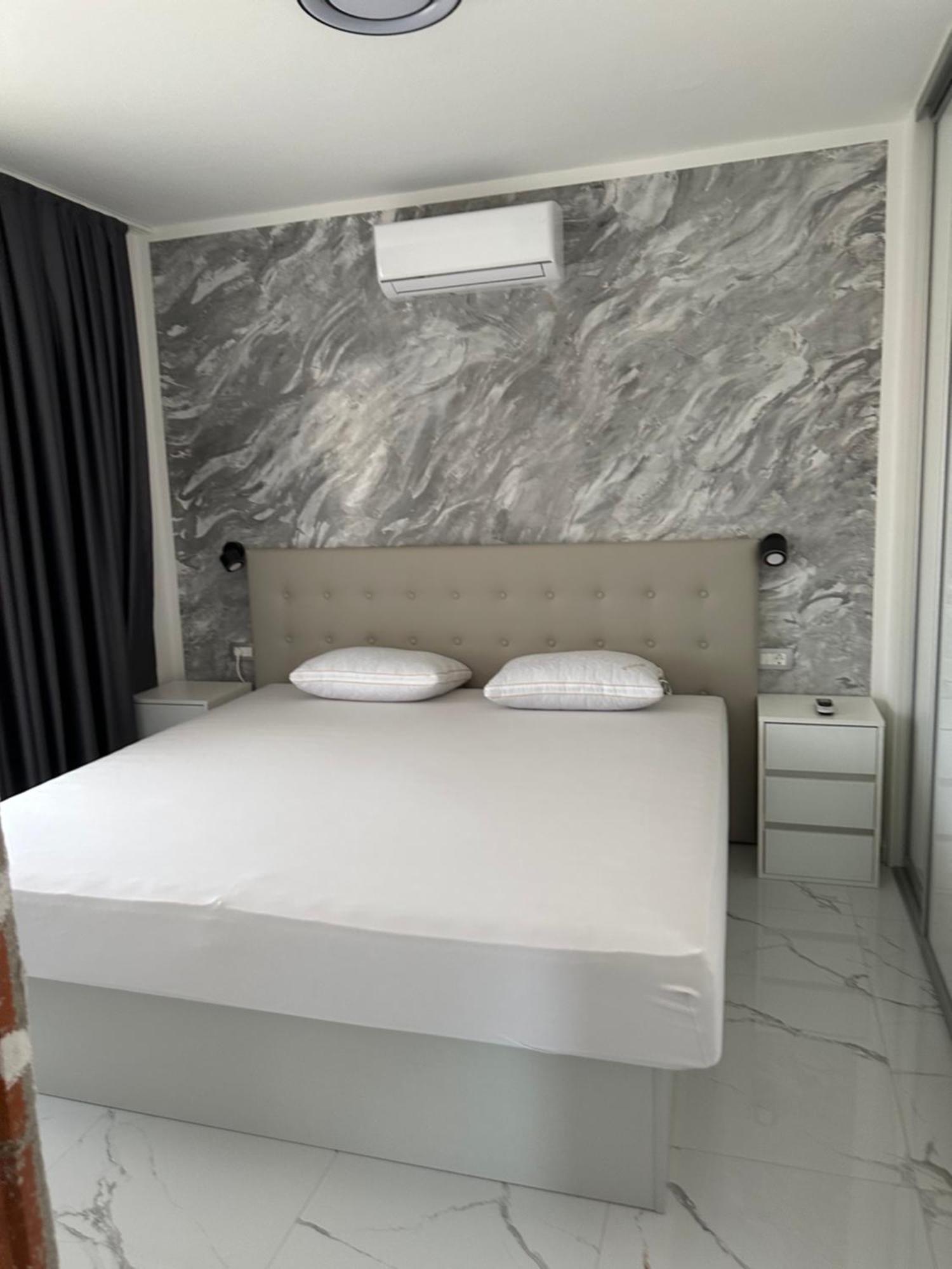 נובליה Apartments Albatross מראה חיצוני תמונה
