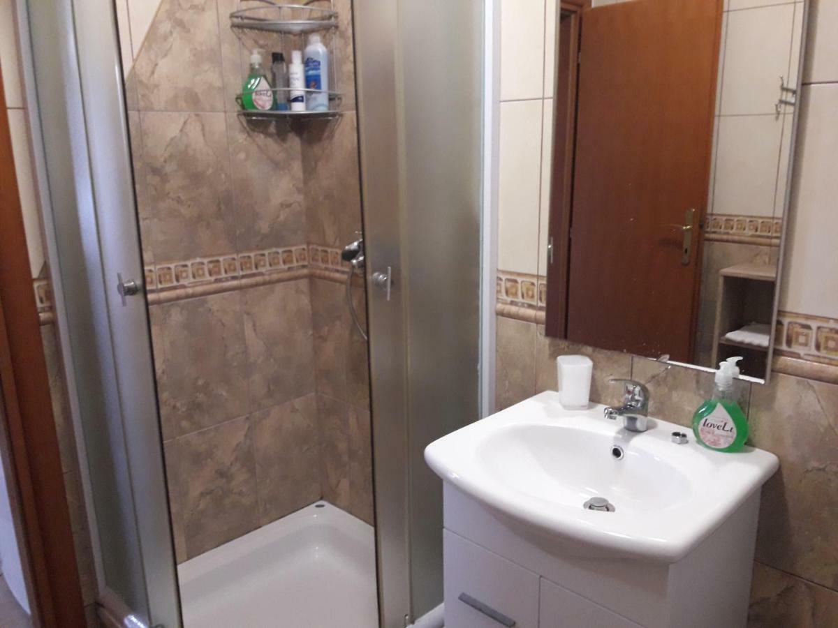 נובליה Apartments Albatross מראה חיצוני תמונה