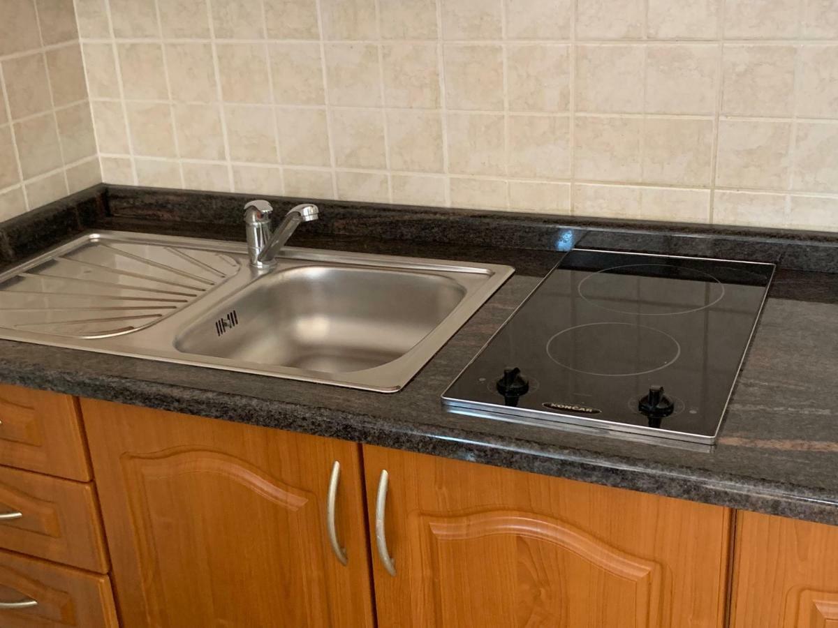 נובליה Apartments Albatross מראה חיצוני תמונה